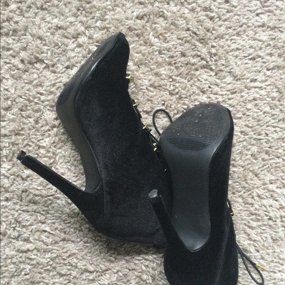 Qupid Faux Fur Ankle Boots - Picture 3 of 16